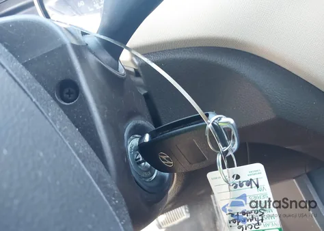 2016 Hyundai Santa Fe Se z USA, uszkodzony, nr VIN KM8SMDHF7GU142650